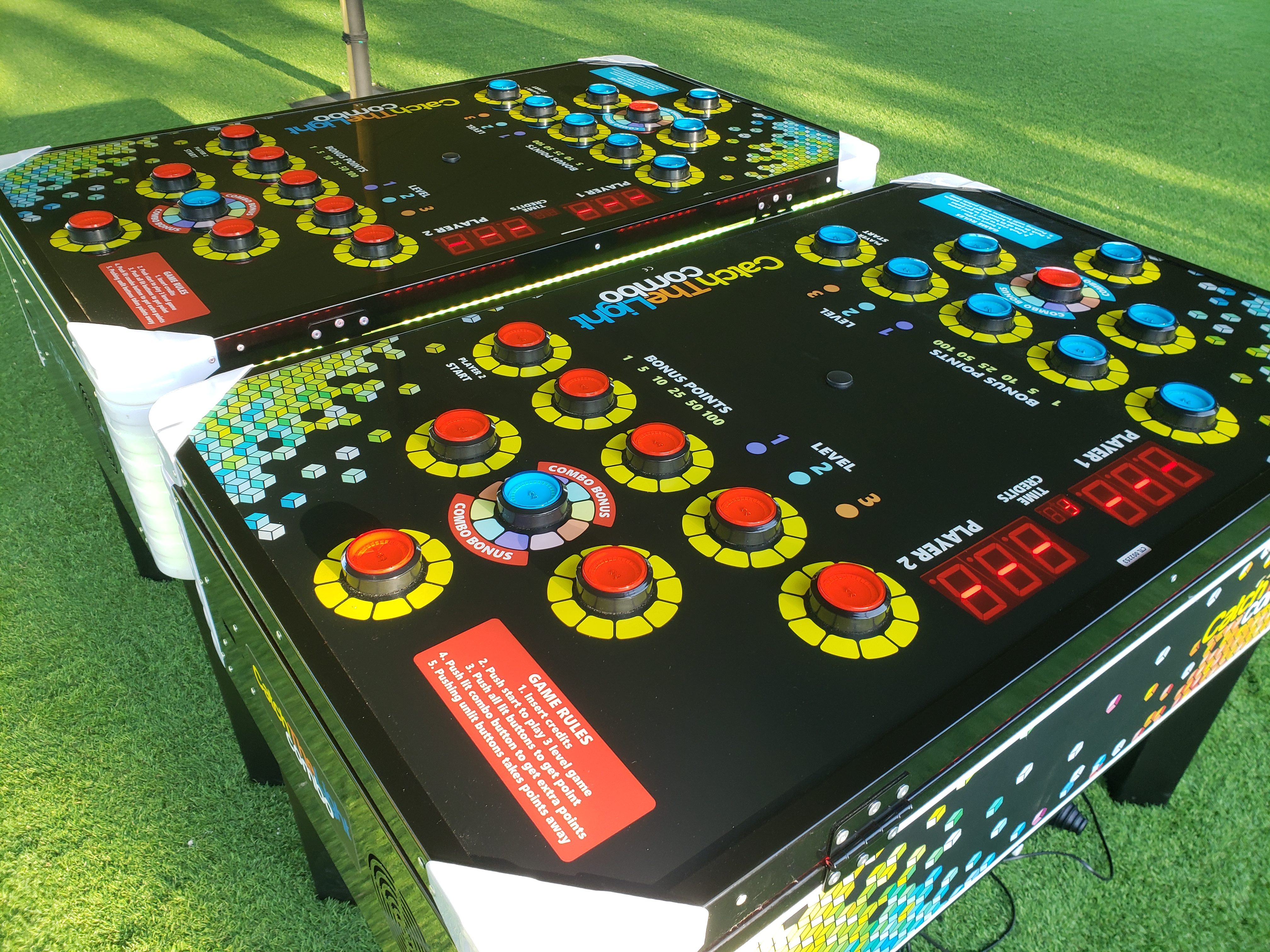 Location de deux tables de réflexe By Anim installées côte à côte lors d'un événement d'entreprise en Occitanie