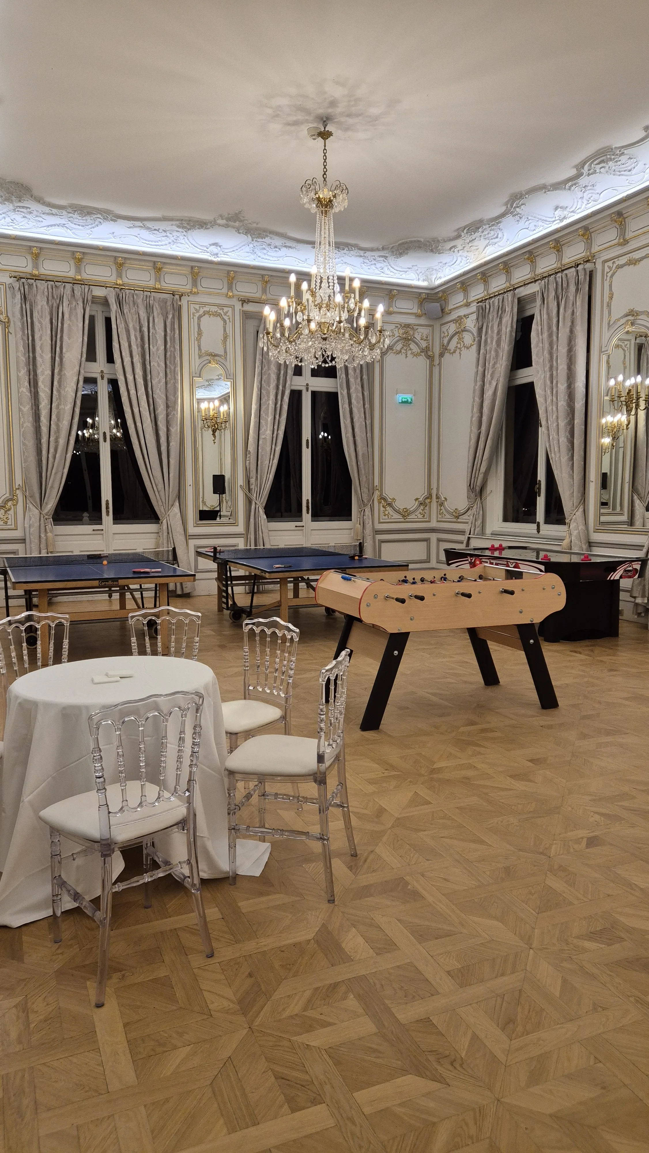 Partie de baby-foot lors d'un séminaire d'entreprise