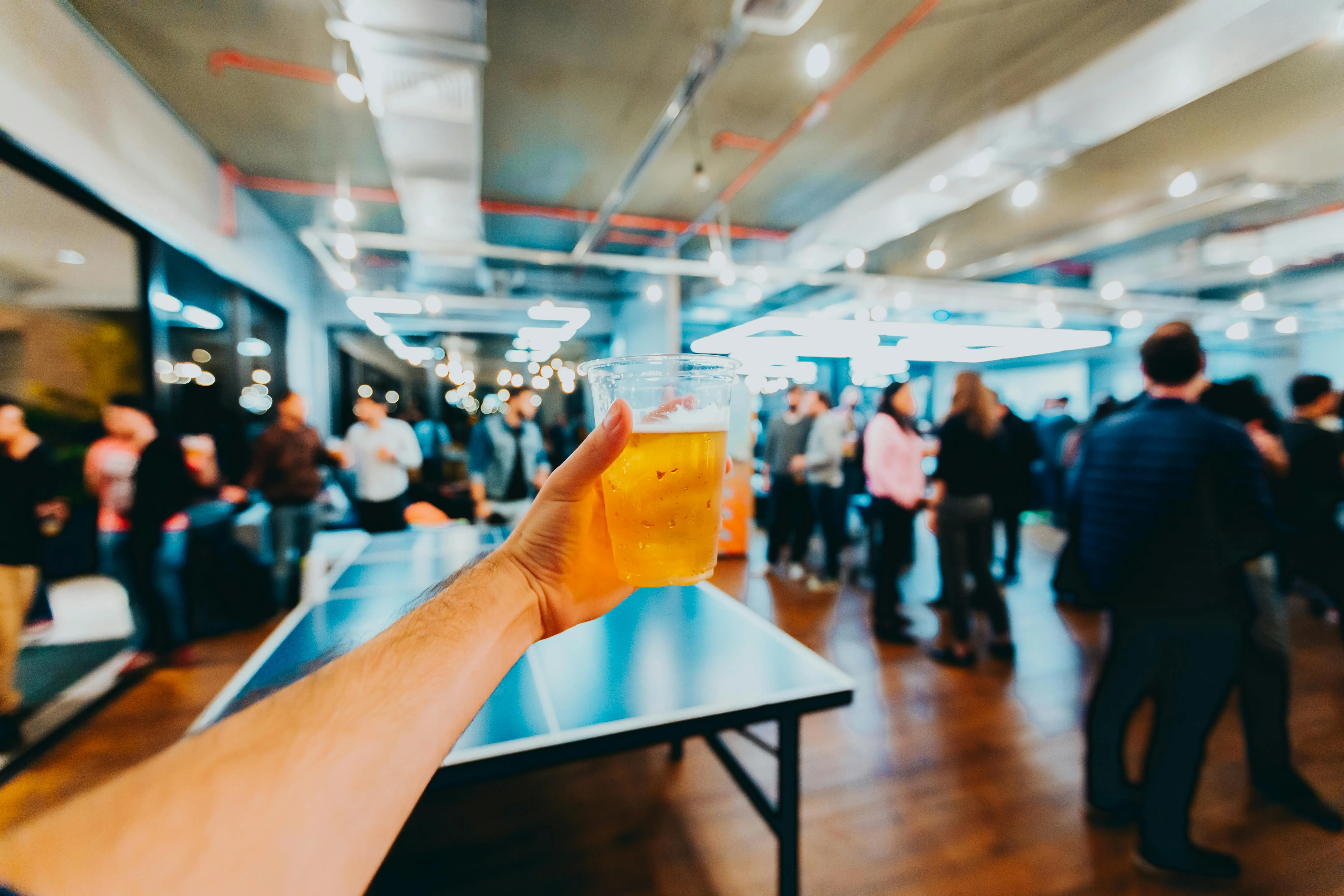 Cocktail dînatoire lors d'une soirée d'entreprise